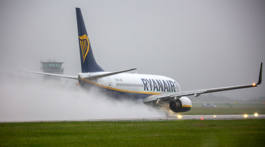        Ryanair