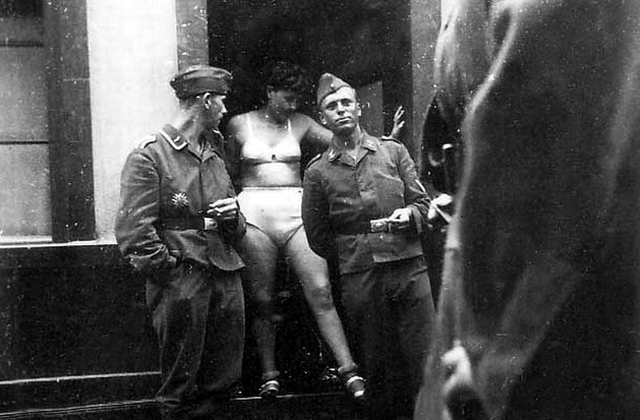 Солдат с проституткой эйндховен проститутки