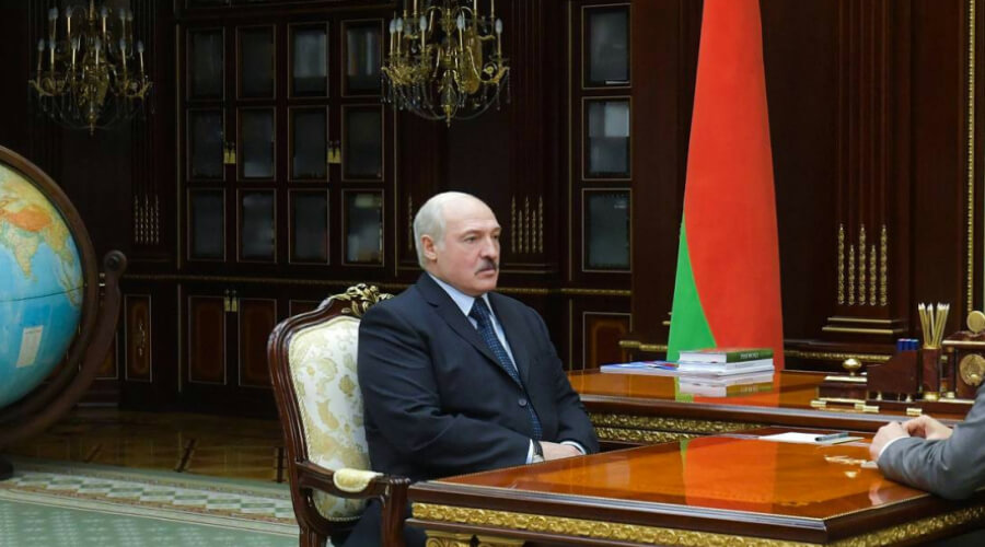 Александр Лукашенко подписал первоапрельское распоряжение о создании вакцины
