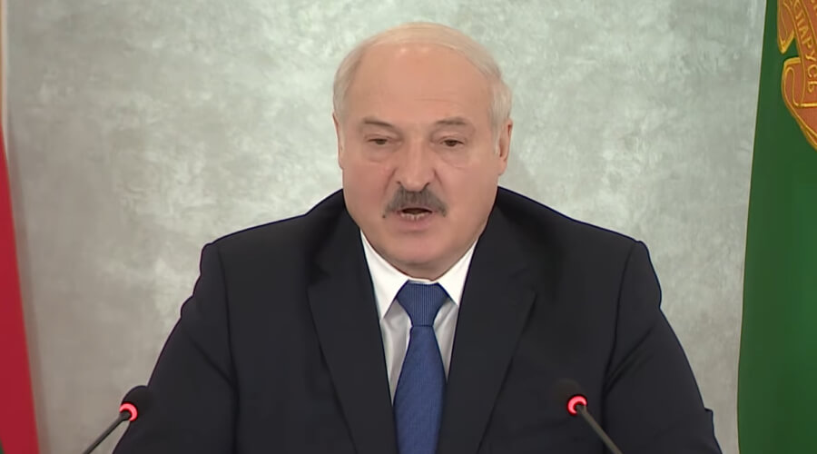 «Внушили, что войну развязал Сталин»: Александр Лукашенко оценил заслуги российских властей