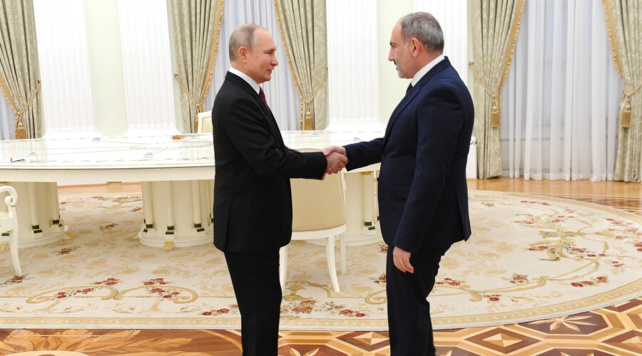 Любит троицу: Владимир Путин в третий раз поздравил иностранного политика с одним и тем же событием