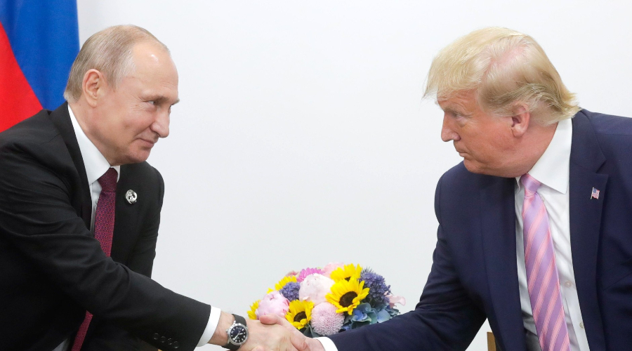 Трамп назвал «очень красивым жестом» Путина помощь из России