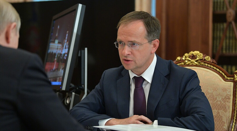 Бывший министр культуры через суд отстоял честь и достоинство у Lenta.ru