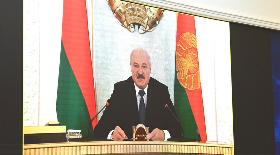 Александр Лукашенко «добавил» аргументов для новых санкций. Повод - убийство мигранта