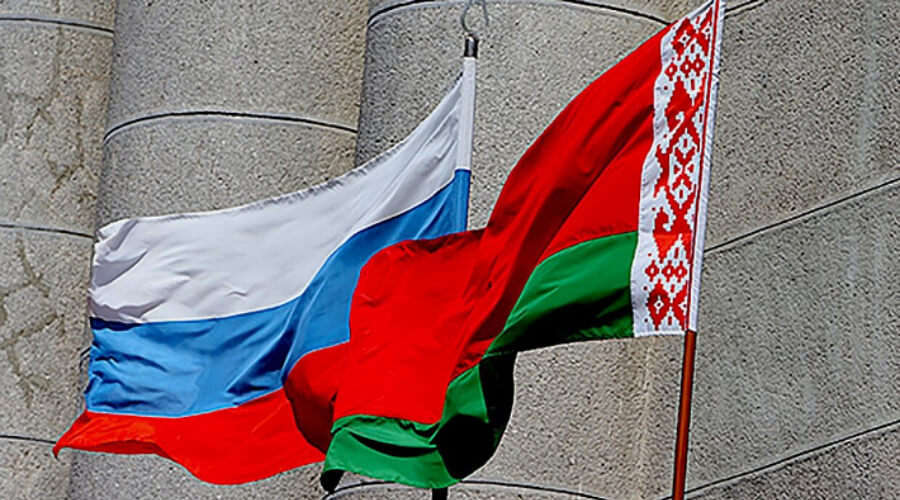 Зачем министр обороны Беларуси посещает Россию?