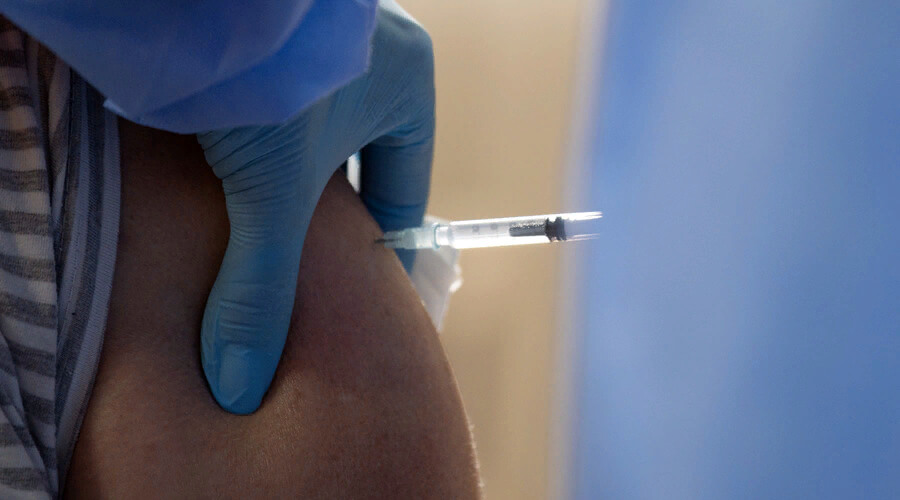 Польша намерена выкупить опасную вакцину от коронавируса у Дании