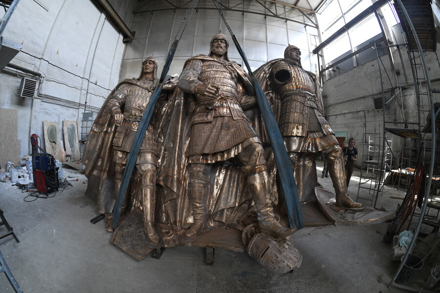 Скульптура Александра Невского
