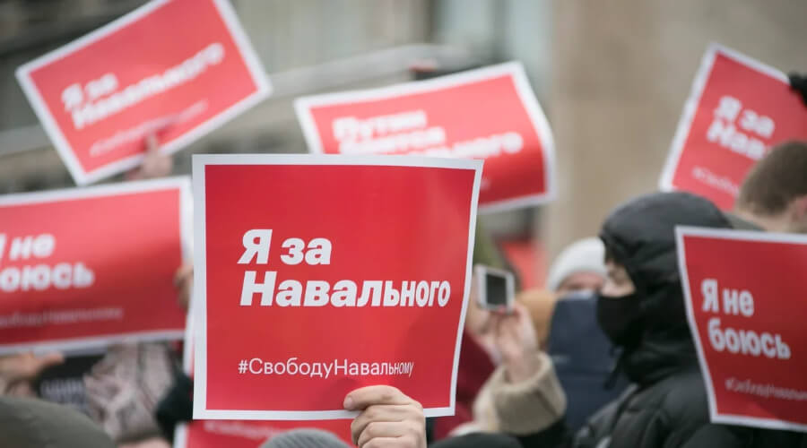 Четвёрка стран коллективно готовит свой собственный «список Навального»