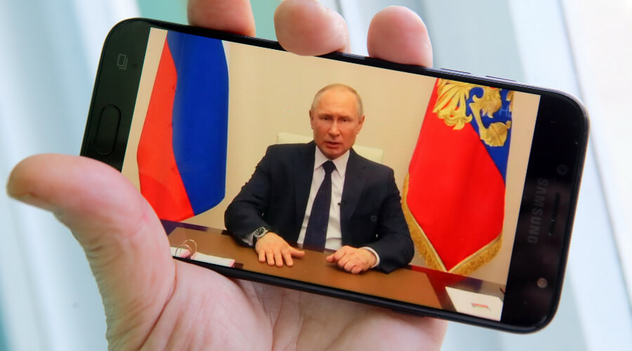 Владимир Путин оставил российских заключенных в тюрьмах без сотовой связи