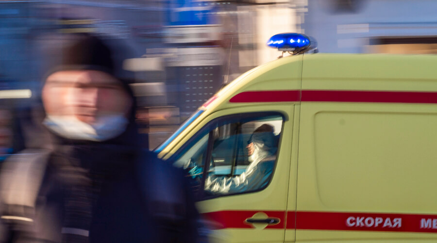 Женщина со словами «Не хочу жить!» облила себя бензином и подожгла у здания больницы в Уфе