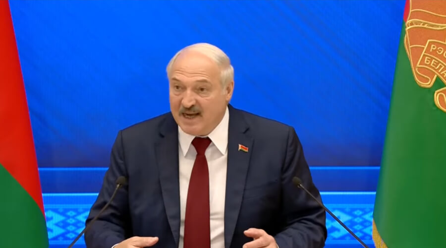 Мнение: Александру Лукашенко ничего не мешает признать принадлежность Крыма