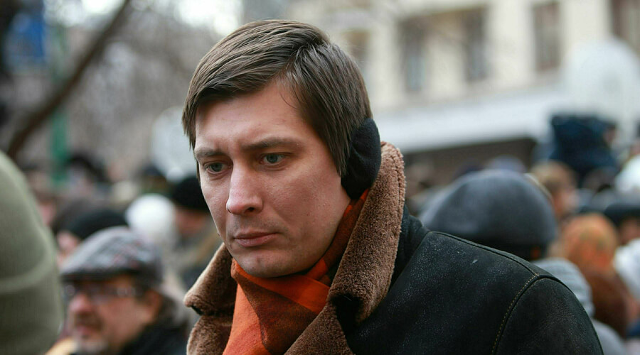 Дмитрий Гудков объявил о поездке в Болгарию. В России его ждут в полиции