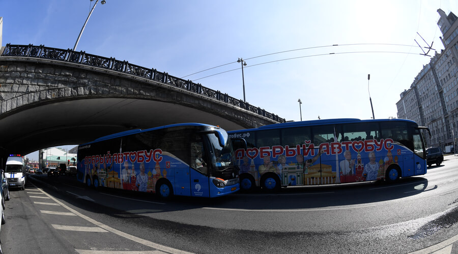 Под Санкт-Петербургом перевернулся полный людей экскурсионный автобус