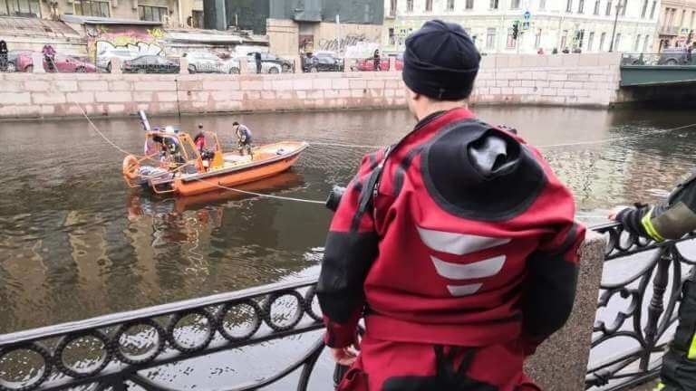 Река в Санкт-Петербурге Река в Санкт-Петербурге