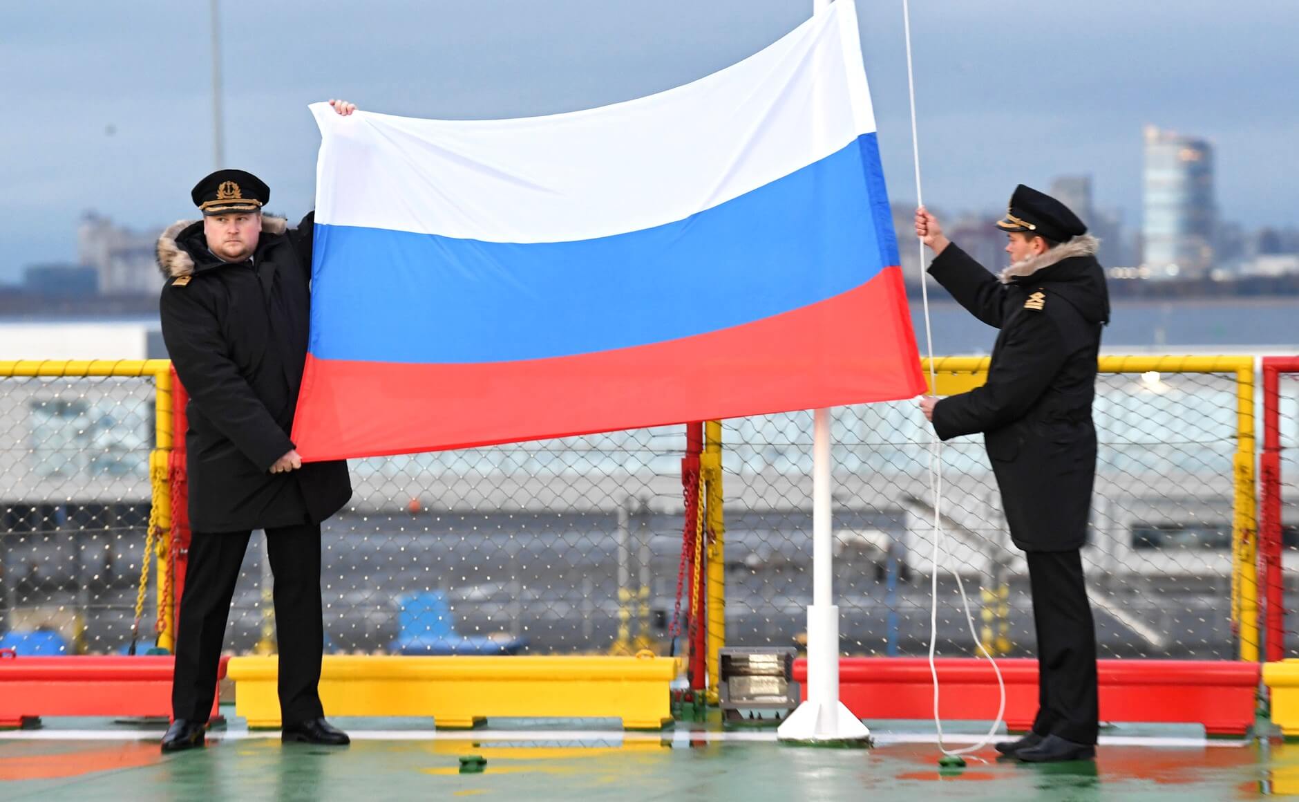 Церемония поднятия флага РФ Церемония поднятия флага РФ