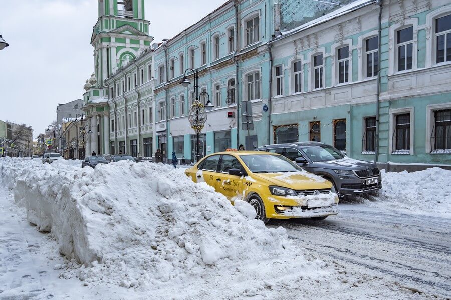снег