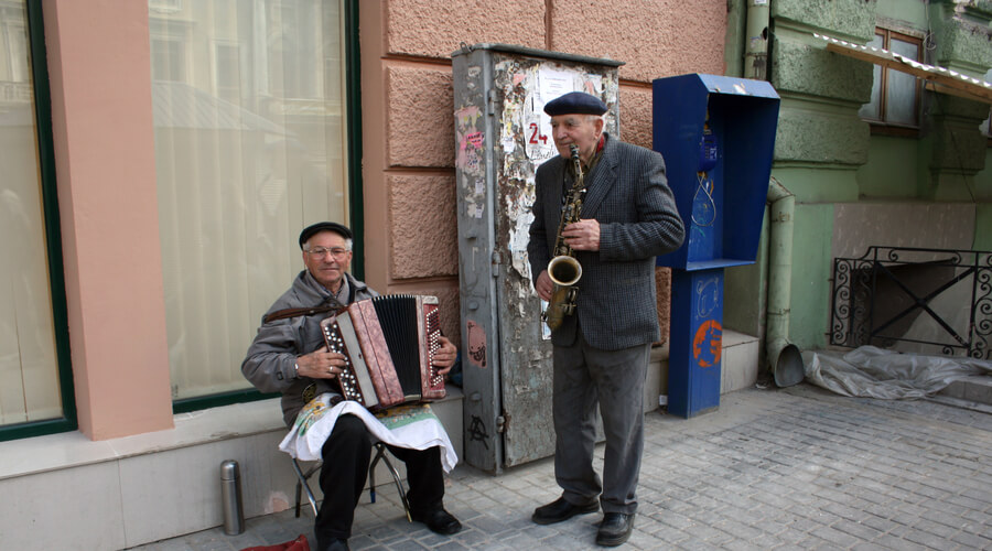 Деятельность уличных музыкантов начнут слегка регулировать в Петербурге