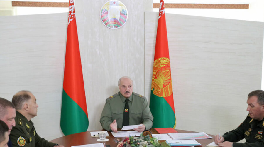 «Предательство собственного народа»: Лукашенко воззвал к национальной обороне ради борьбы