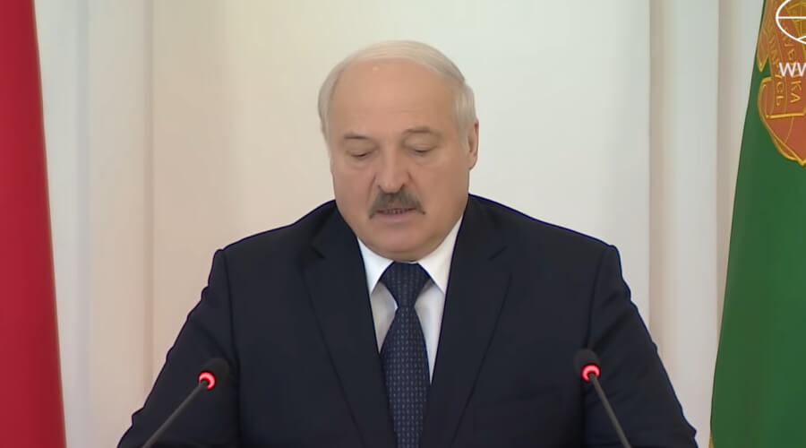 Спасти Лукашенко от его же «бреда»: пресс-служба подчистила высказывание Лукашенко об «архиважной» проблеме