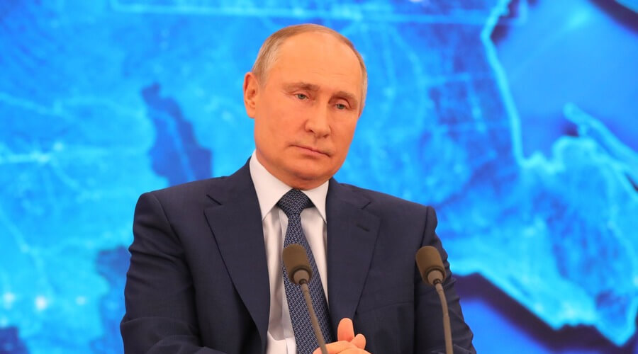 Европейский суд обязал Россию выплатить компенсацию осужденному за плевок в портрет Путина