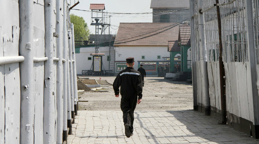 Осужденного на 10 лет за многомиллионные взятки экс-главу Удмуртии выпустили на свободу