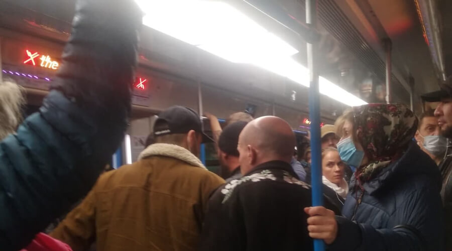 Следствие сняло обвинения против свидетельницы конфликта с кавказцами в московском метро