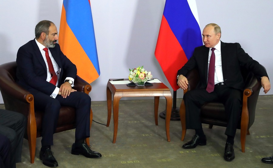 Владимир Путин и Никол Пашинян Владимир Путин и Никол Пашинян