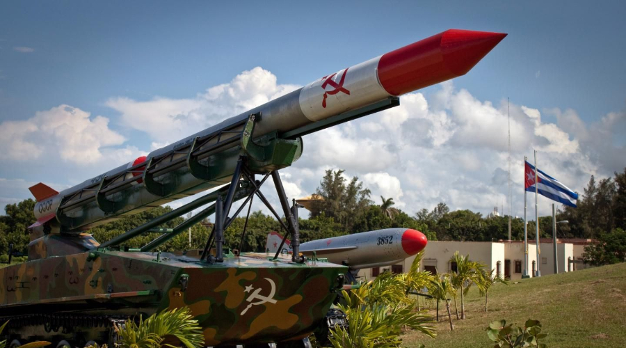 Operasi Anadyr.  Mengapa Uni Soviet mengerahkan rudal di Kuba?