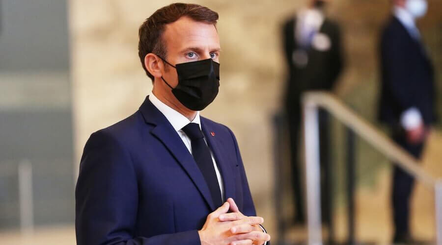 «Прикинуться» Макроном: личные данные президента Франции оказались скомпрометированы