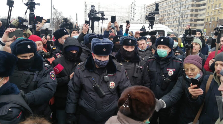 Протестная Москва в картинках. Показываем фото с митингов 23 января