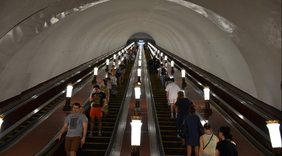Москвичи начнут ездить на метро со скидкой 50%