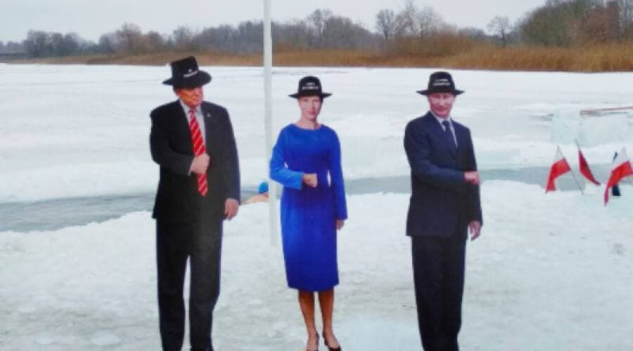 В Эстонии «Владимир Путин» появился с надписью на шляпе «вечный президент»