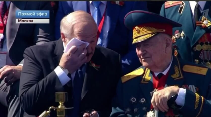 В Кремле опровергли отъезд Александра Лукашенко в Минск после парада Победы