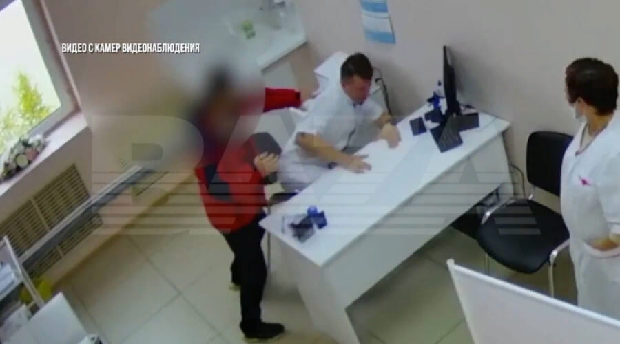 В Нижневартовске таджик избил врача прямо на рабочем месте. Ситуацию контролирует Бастрыкин