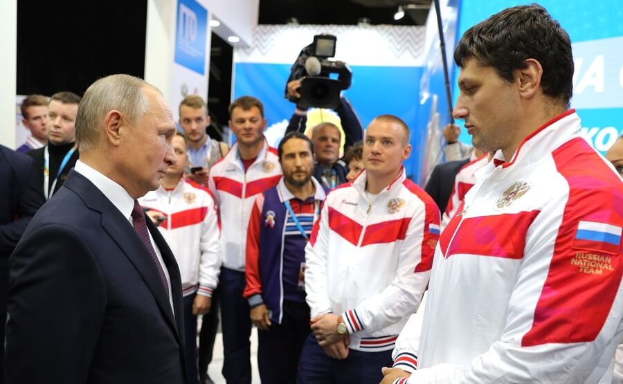 Владимир Путин со спортсменами