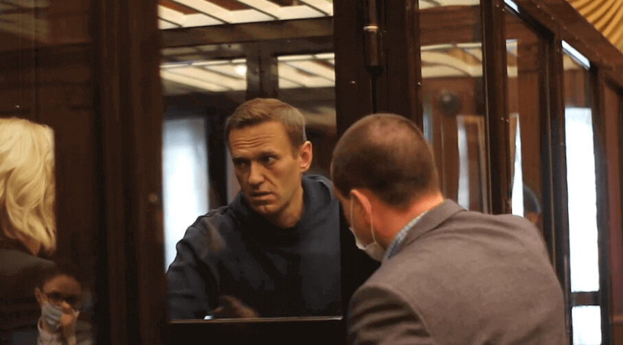 Алексея Навального этапировали в колонию общего режима. Место держится в секрете