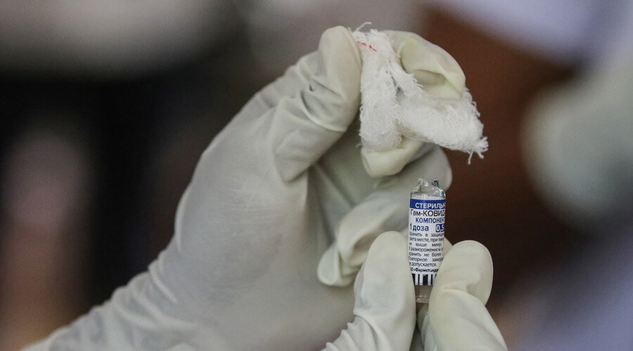 Обязательная вакцинация «поползла» по России. Примером Якутии заинтересовался второй регион