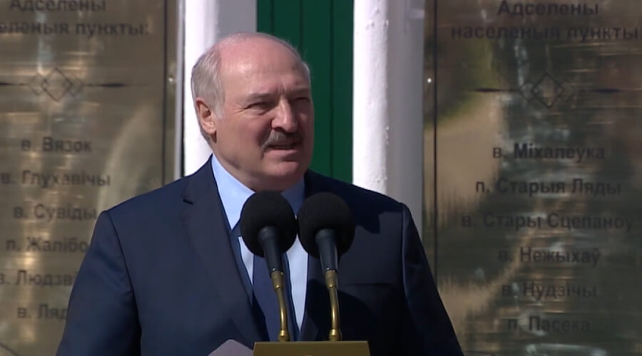 Александр Лукашенко поплатится за «разбойное нападение» своим университетским званием