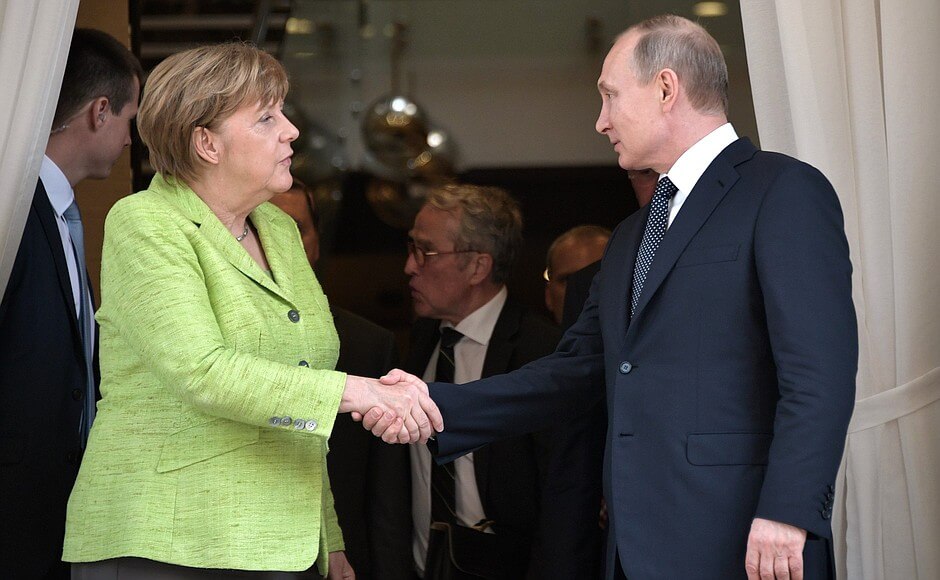 Ангела Меркель и Владимир Путин Ангела Меркель и Владимир Путин
