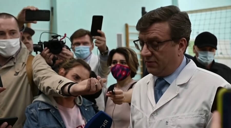 В Омске Алексею Навальному сделали почти 60 анализов