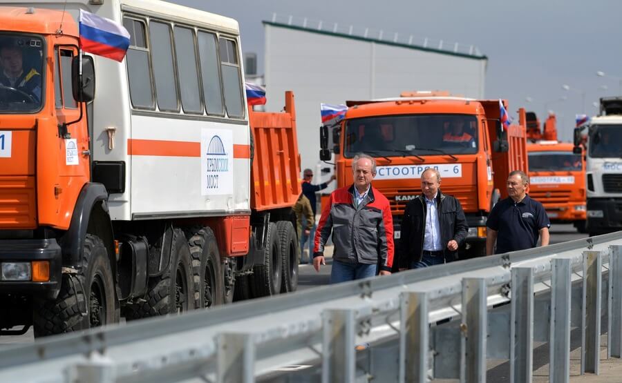Владимир Путин и Аркадий Ротенберг (справа) Владимир Путин и Аркадий Ротенберг (справа)