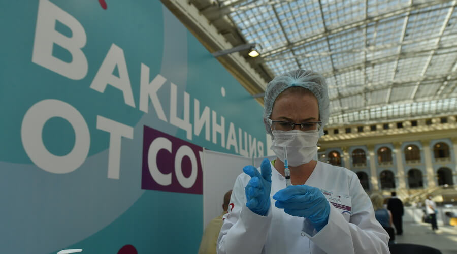 В главной психбольнице Москвы объяснили страхи людей перед прививкой от коронавируса