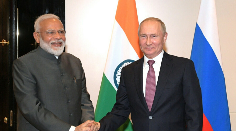 Владимир Путин решил спасти находящуюся в бедственном положении Индию