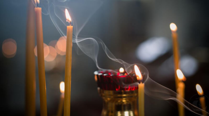 Прикурившему от зажженной свечи в храме читинскому подростку грозит 3 года тюрьмы