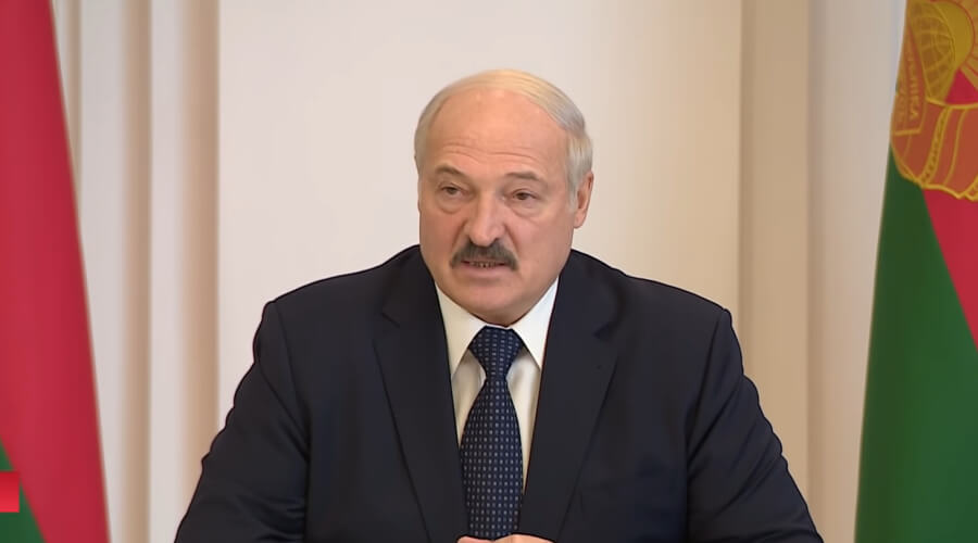 Александр Лукашенко ответил на «шальные мысли» о его уходе от власти