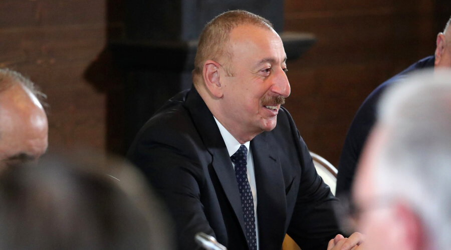 В Баку вняли голосу Москву и согласились на конструктивный диалог с Арменией