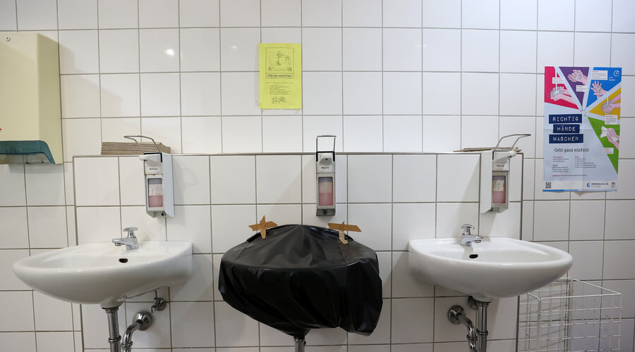 Сомнительная победа: оглашены итоги конкурса на худший школьный туалет в России
